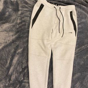 American Eagle white joggers M